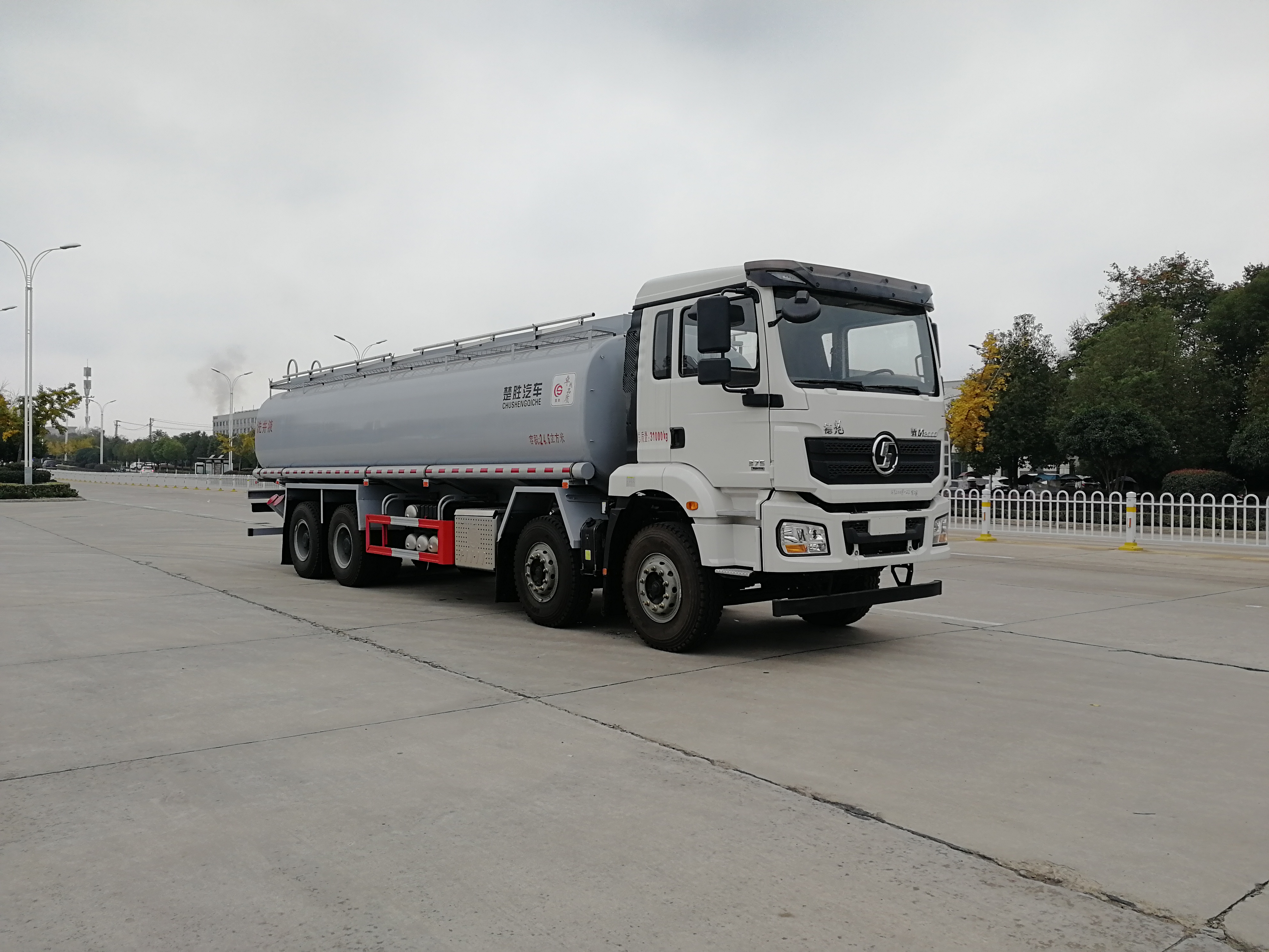 供液車，供液車廠家，專用車廠家，楚勝集團(tuán)