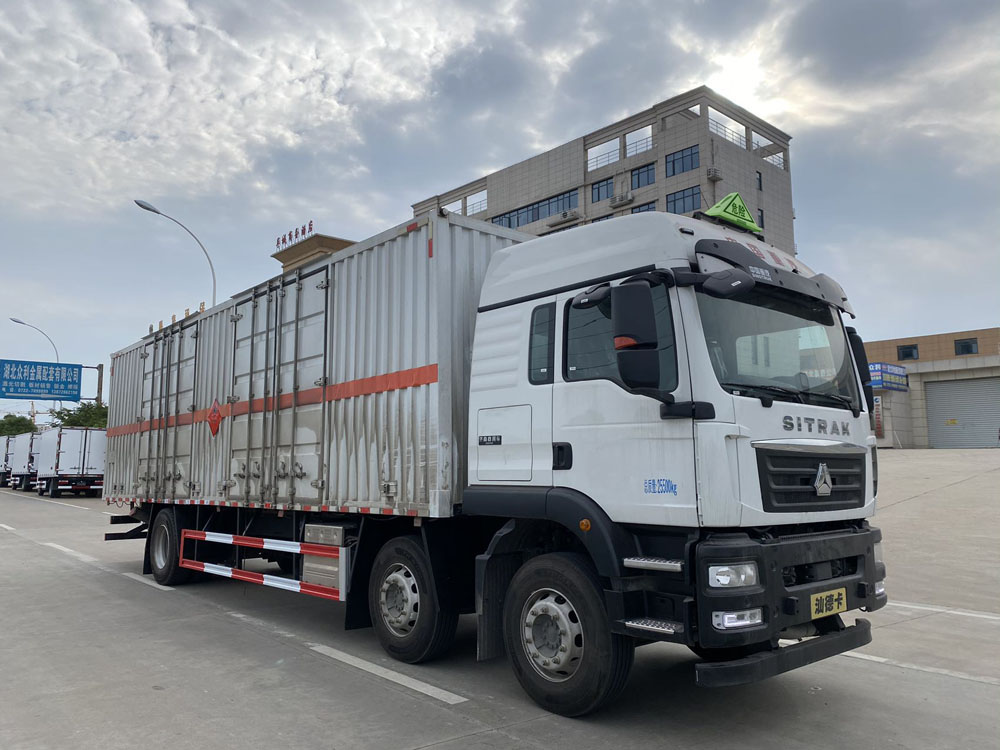 易燃液體廂式運(yùn)輸車，廂式運(yùn)輸車，楚勝汽車集團(tuán)